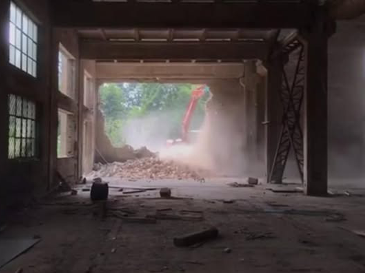 Ai Wei Wei အိုင်ဝေဝေစကားဝိုင်း